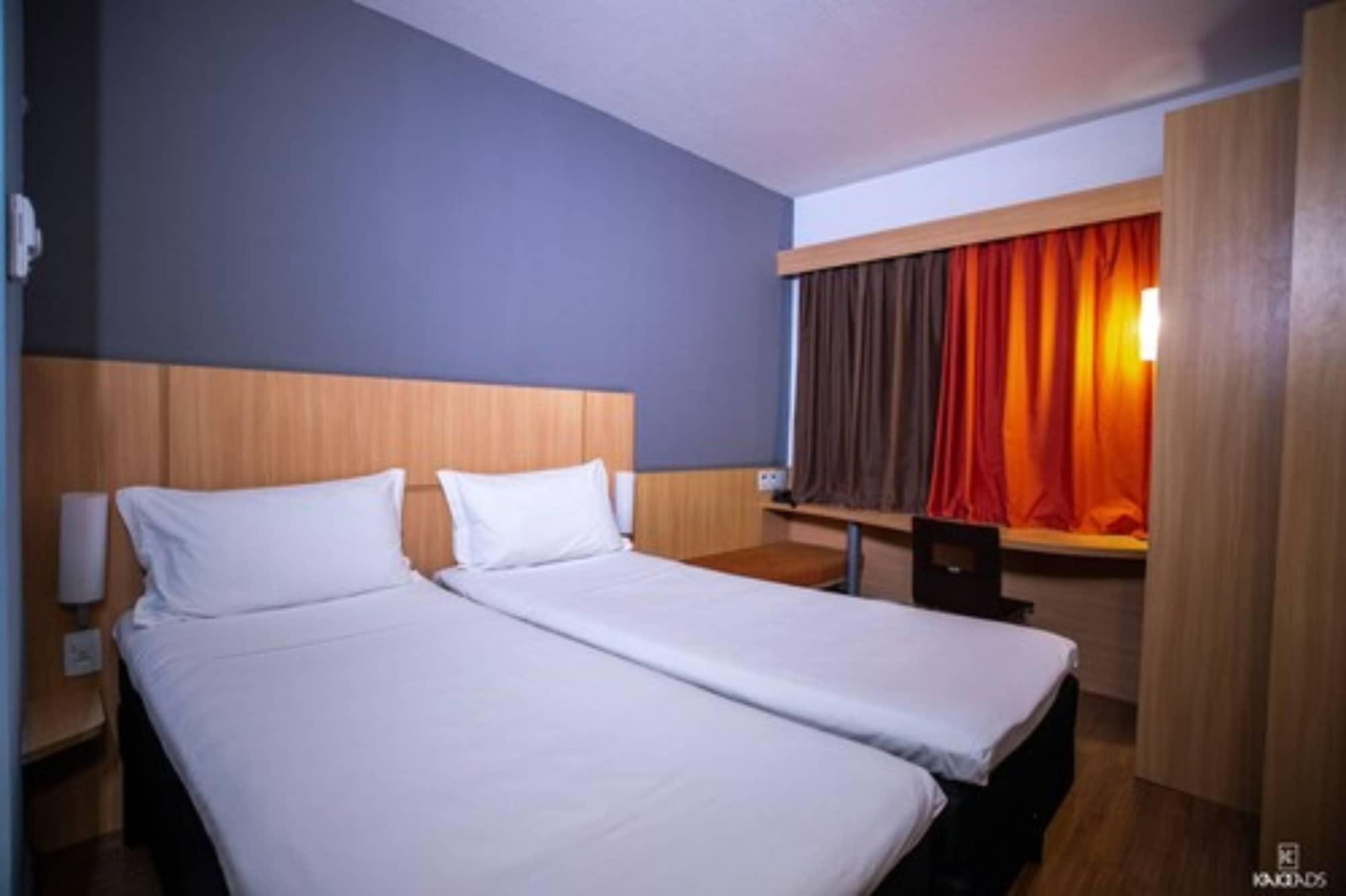 Ibis Petrolina Hotel Bagian luar foto