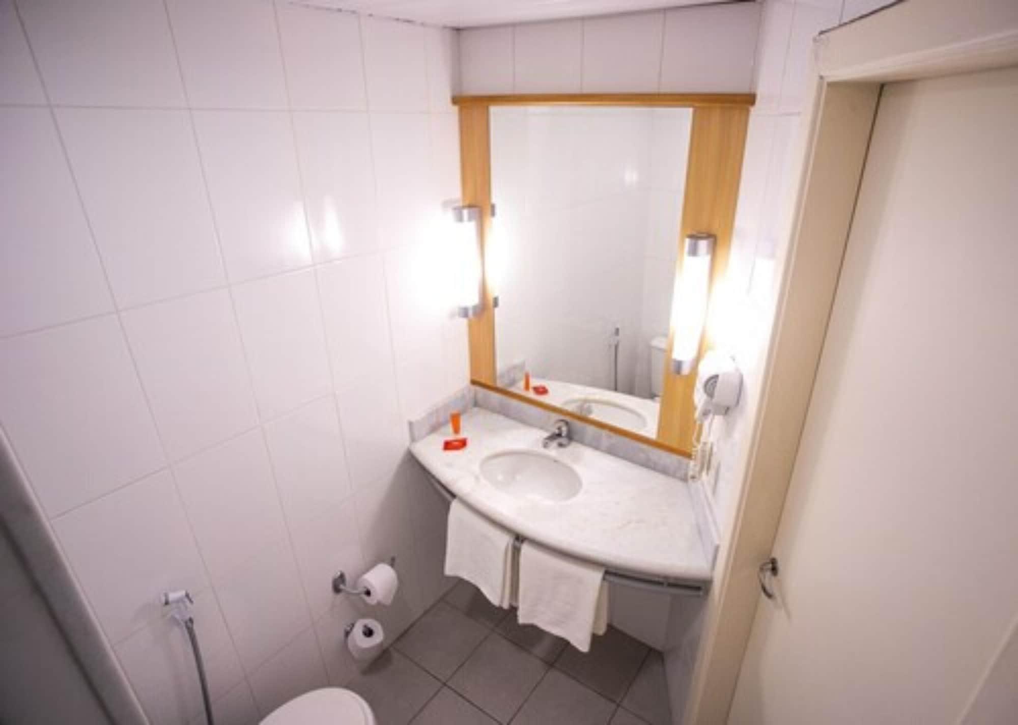 Ibis Petrolina Hotel Bagian luar foto