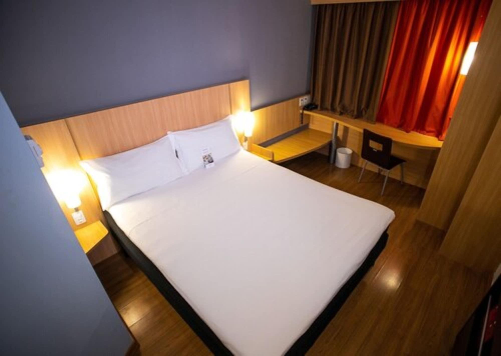 Ibis Petrolina Hotel Bagian luar foto