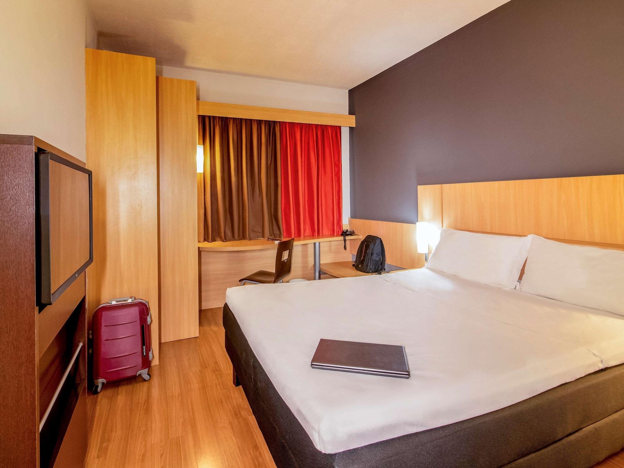 Ibis Petrolina Hotel Bagian luar foto
