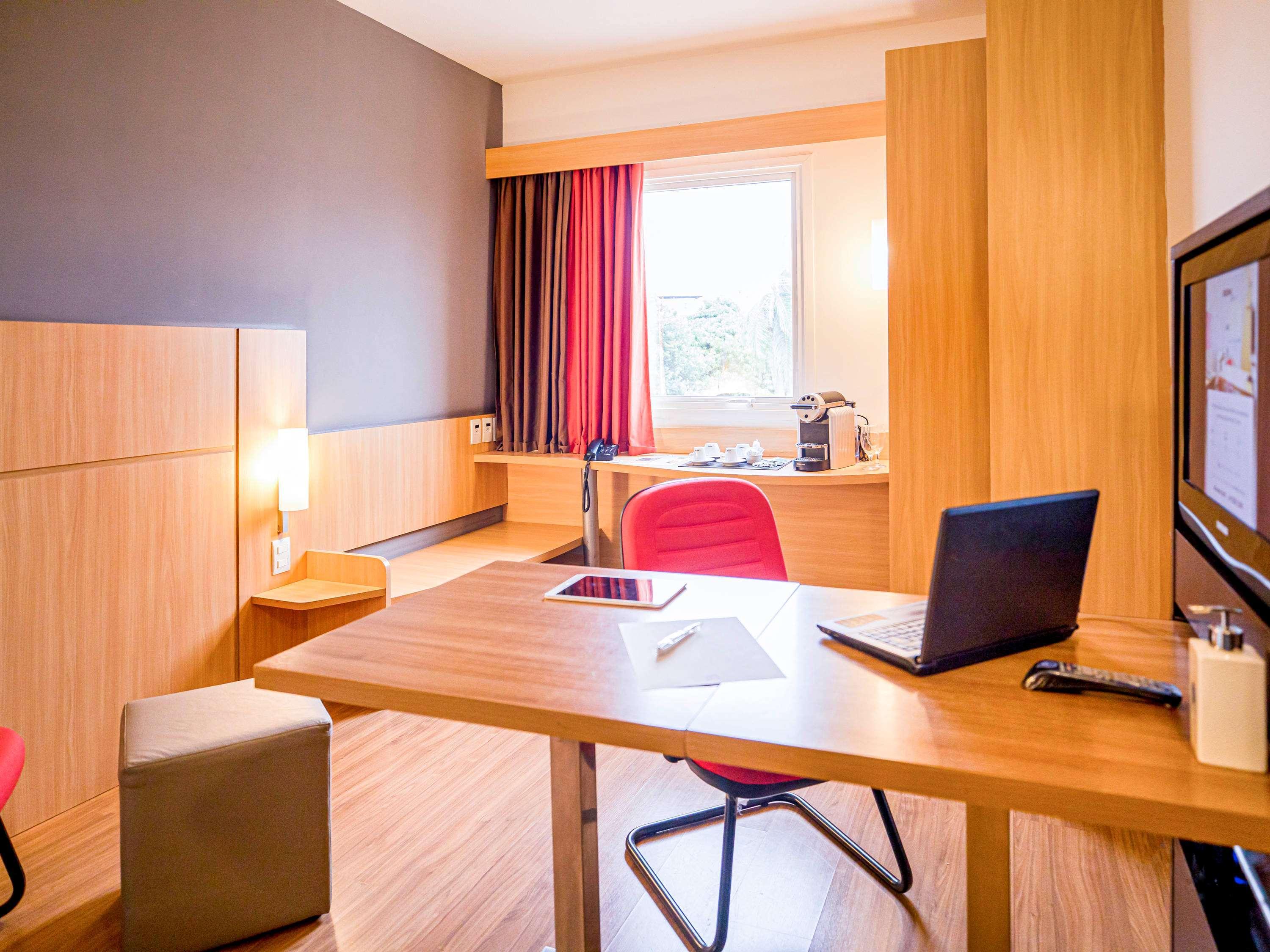 Ibis Petrolina Hotel Bagian luar foto
