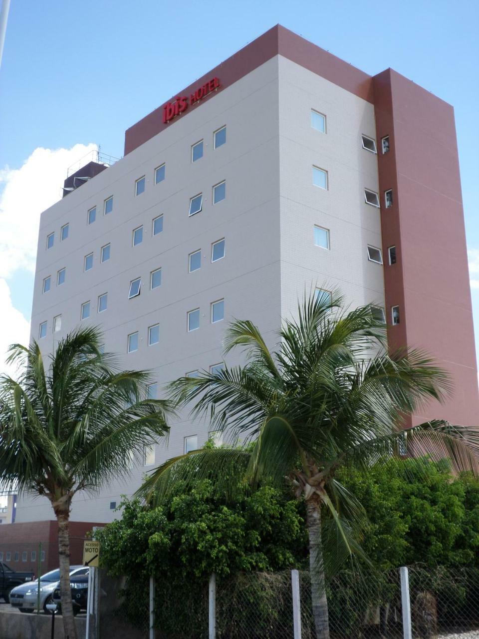 Ibis Petrolina Hotel Bagian luar foto